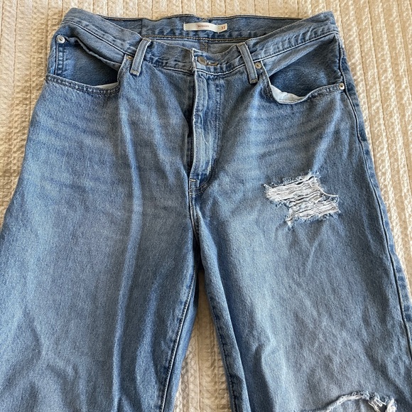 Levi’s 94 baggie light wash high waisted jeans size 31 distressed wide leg - Picture 4 of 8